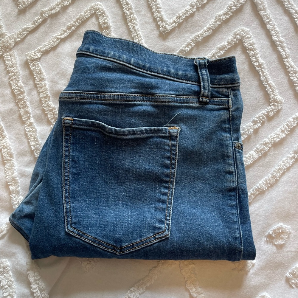 Abercrombie and Fitch the super skinny ankle high rise